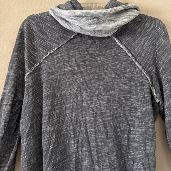 Free People Coccon Cowl Neck Pull over Top size S - Picture 9 of 9